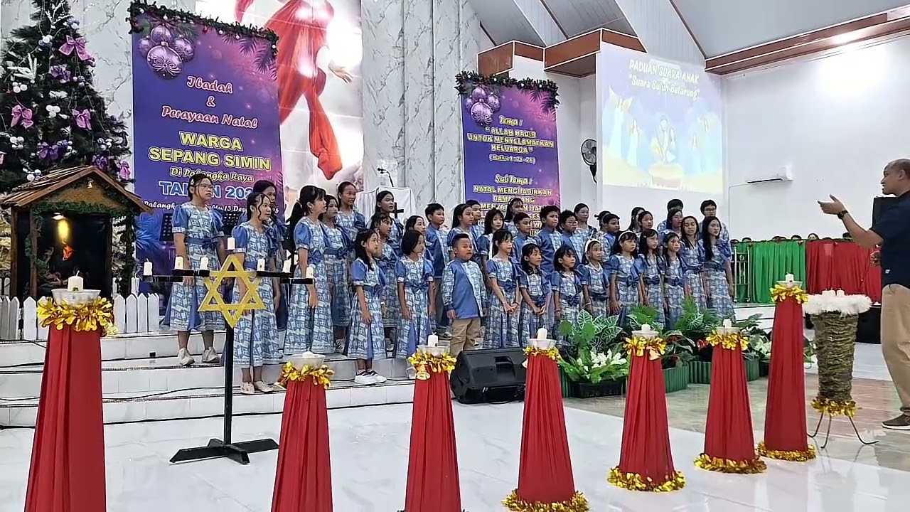 Paduan Suara Anak pada Perayaan Natal warga Sepang Simin