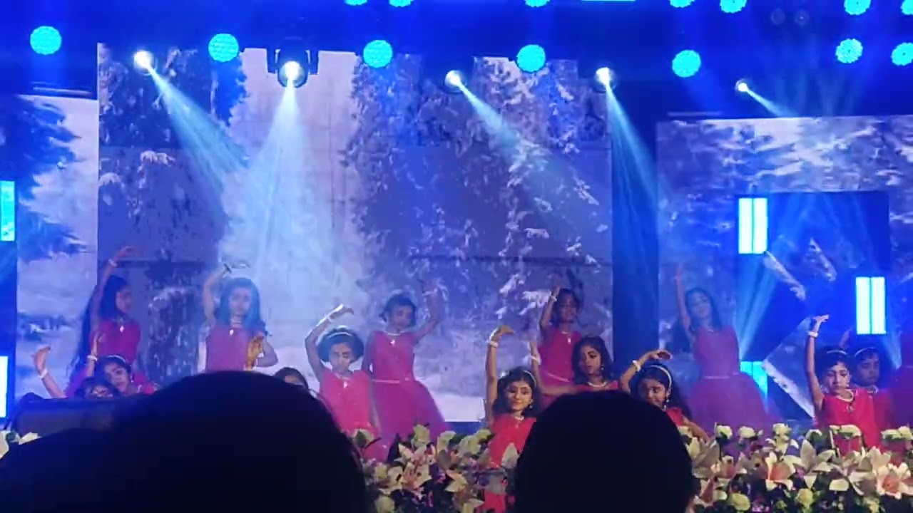 Kids group dance 
