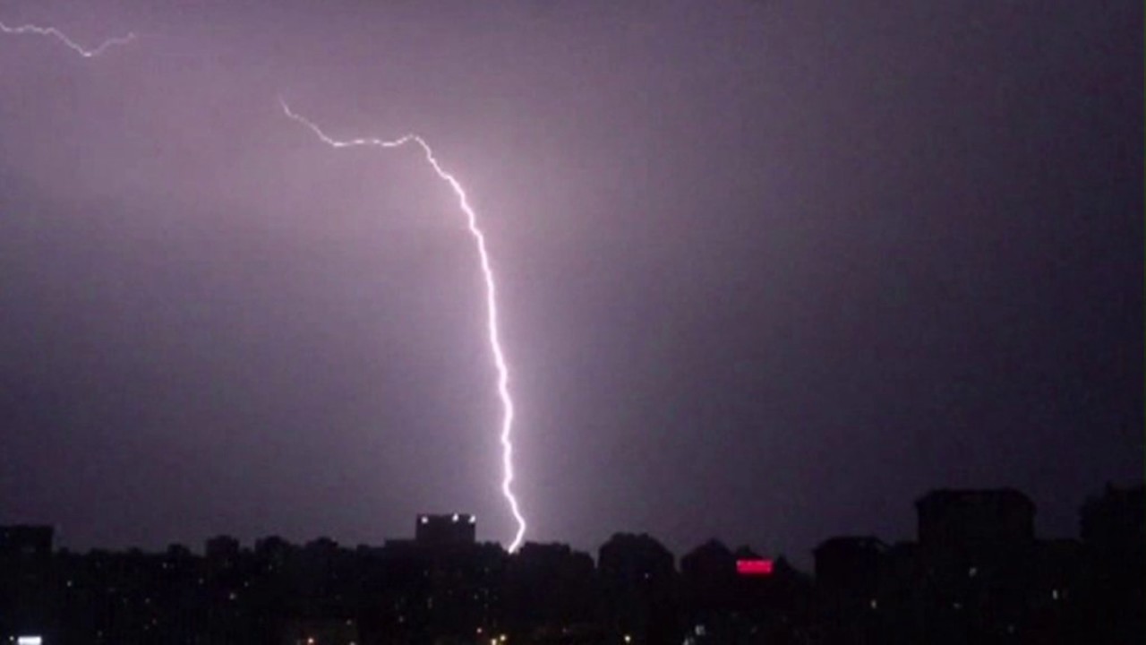 News Update Parts of China pounded by storms 14/07/17