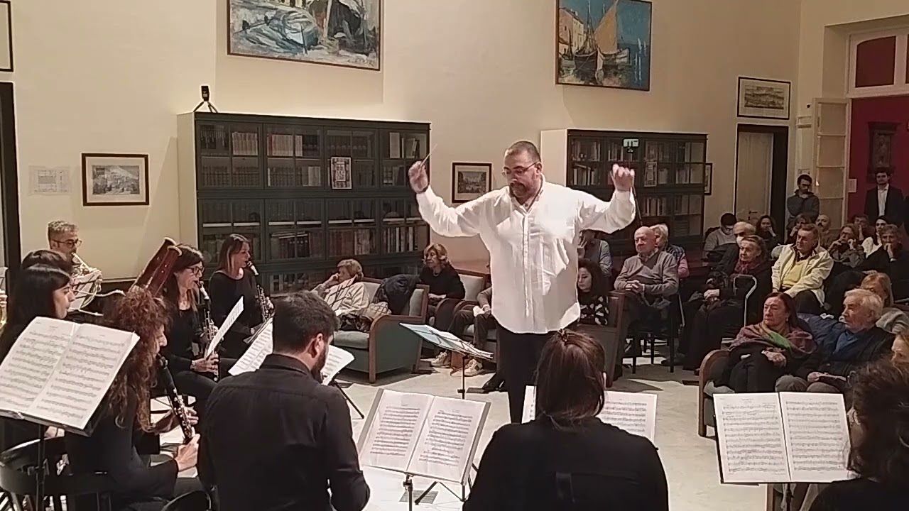 Mozart Serenata k.361 Gran Partita - Orchestra della Lanterna - dir. Alessandro Botteghi (mov. 1&2)