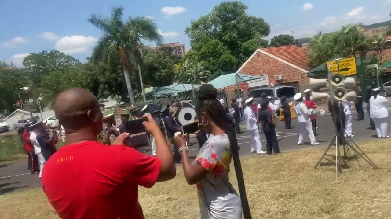 Asibe Happy: SANDF live in mbombela