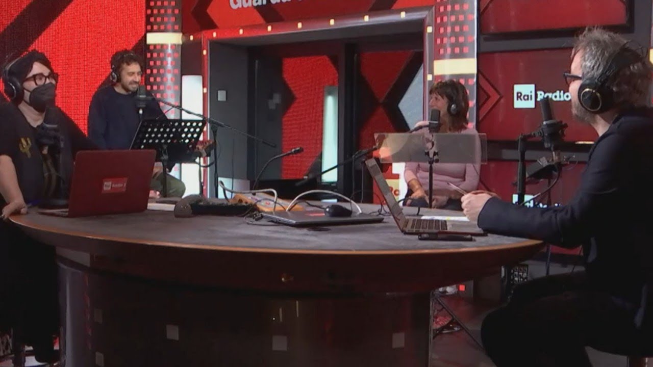 L'anziana abbonata Rai irrompe nella durante la diretta di Black Out - Rai Radio2 - Guarda che Radio