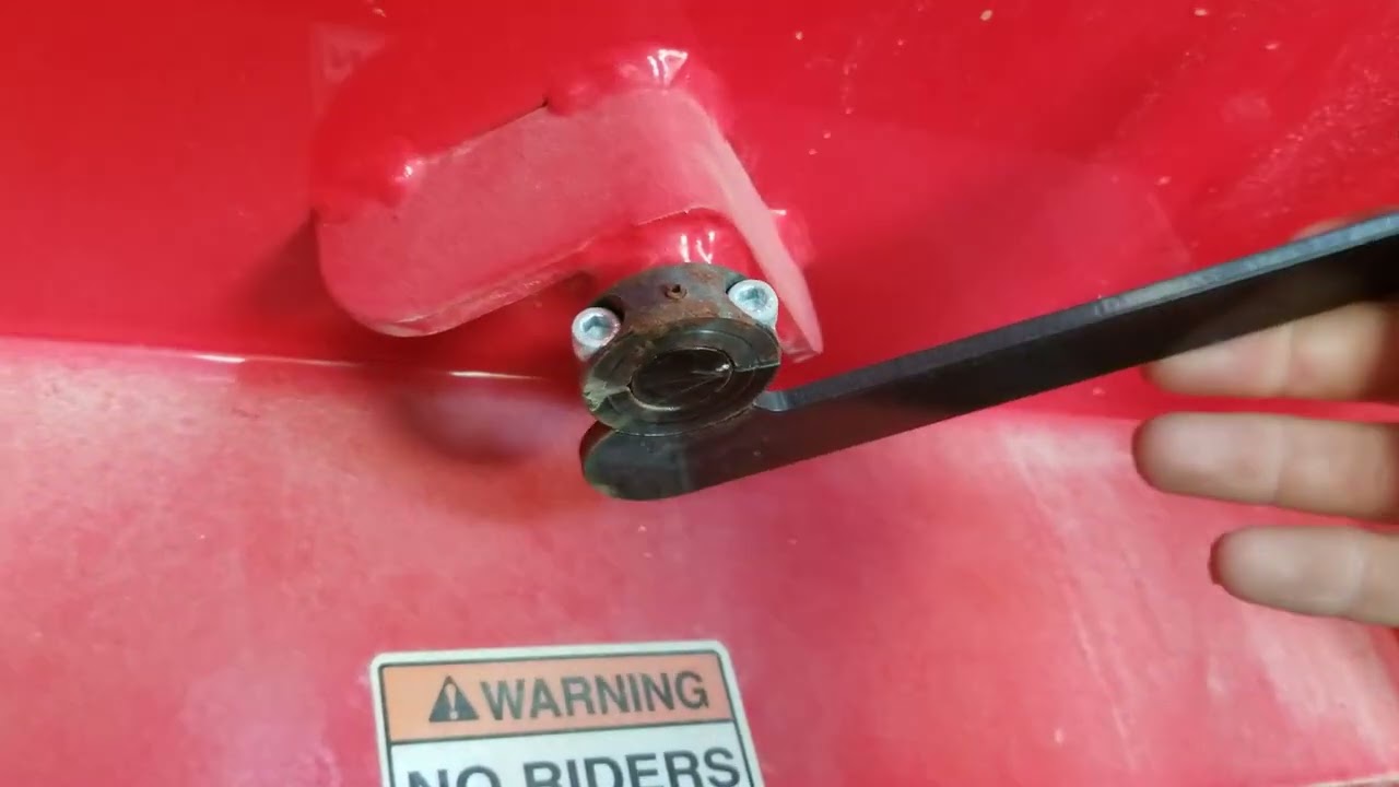 Massey Ferguson 1840 inline small square baler and Kuhns Norden Mfg AF10 Accumulator review