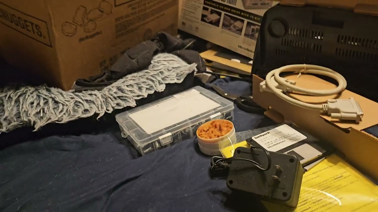Unboxing video: Microsolutions Backpack CD-ROM drive model 164700 with a sound card option