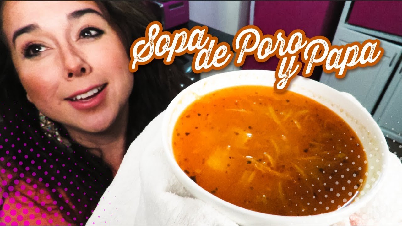 Sopa casera de poro y papa con caldito de chambarete de res/Marisolpink