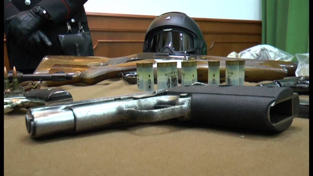 Doppio sequestro di armi nel napoletano