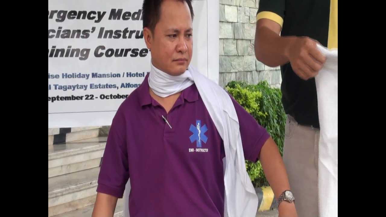 Wound on Neck area using Triangular Bandage