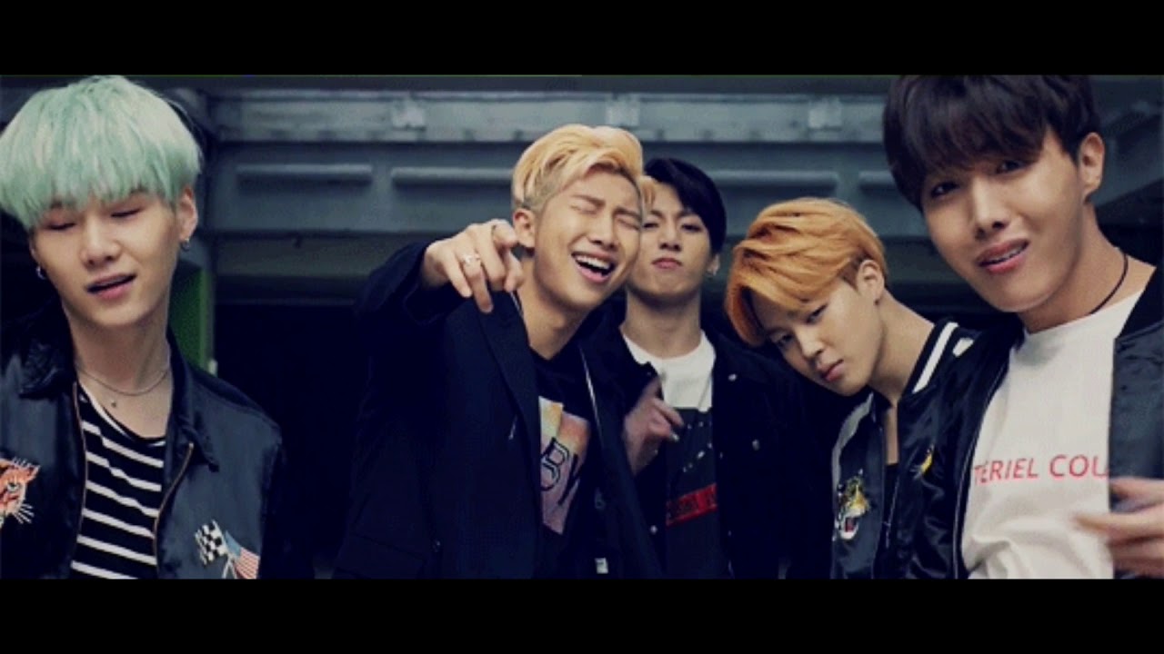A MI ME GUSTAN MAYORES-BTS*Anhop94*--*TwOaRmYs*