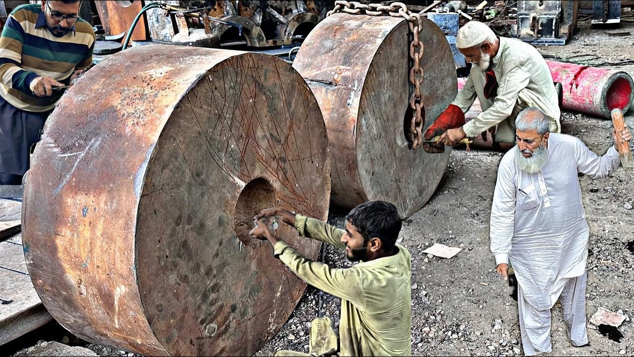From Raw Metal to Precision Gear Master Craftsmanship in Action!
