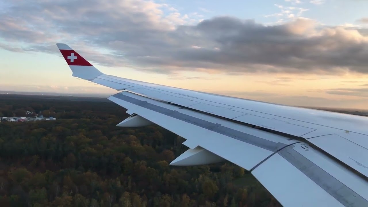 Swiss A220-300 landing at Frankfurt Airport