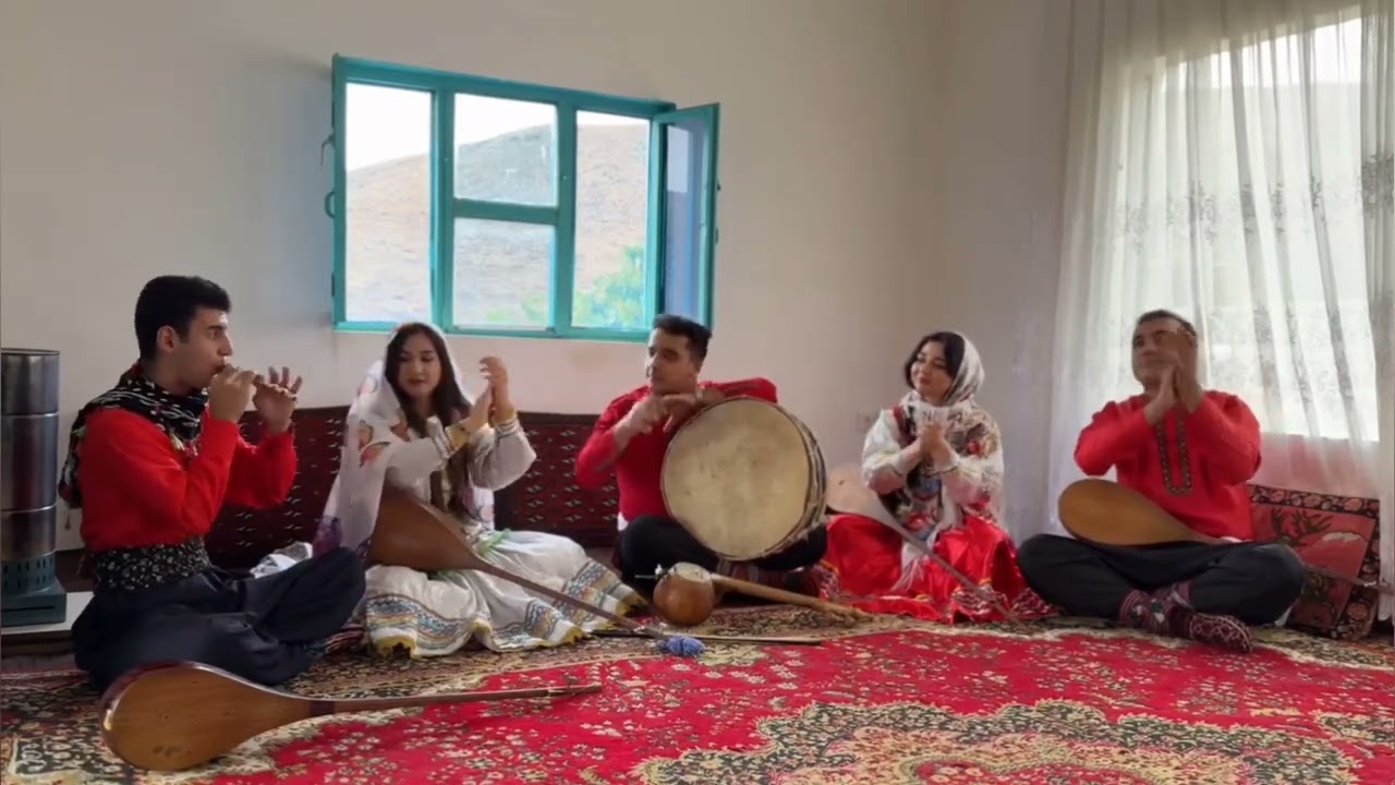 صبر کن تا جایی که قوشمه شروع کنه ببین چخبره !😍 در دل تاریکی، با صدای ساز رقصیدیم و نور را زنده کردیم
