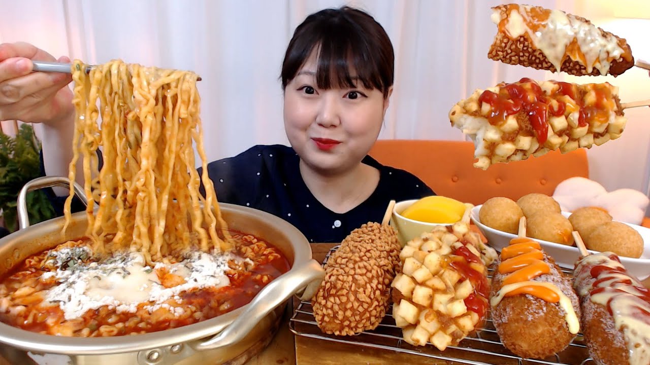 얼큰한 불닭볶음탕면 명랑핫도그 트리플치즈핫도그 감자핫도그 체다핫도그 치즈볼 먹방 Spicy Noodles Cheese Corn dog Kfood Mukbang