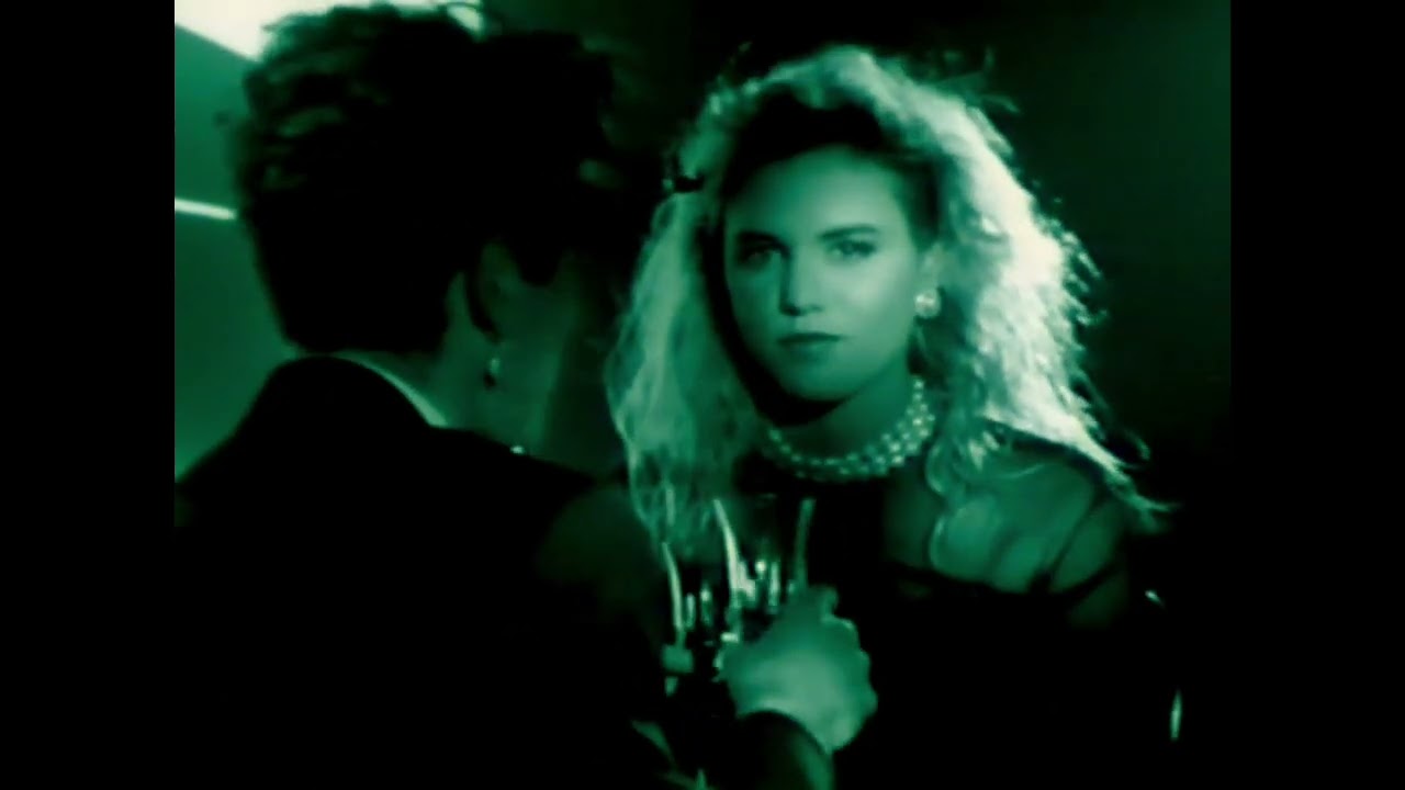 Barry Manilow  “He Doesn’t Care” VH1
