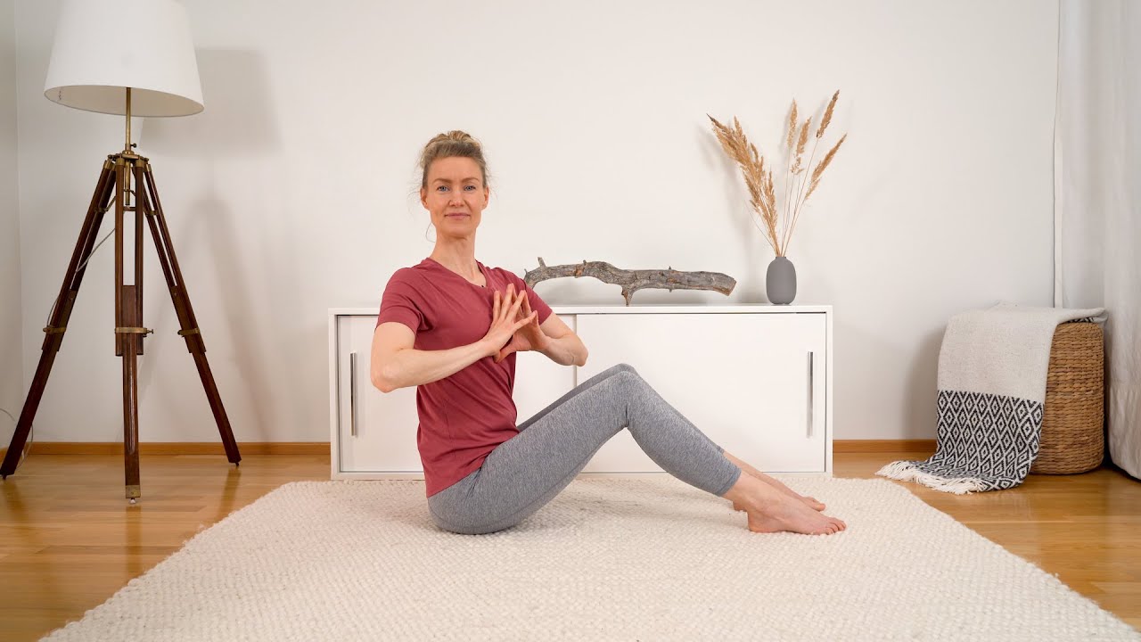 8 Pilates liikettä, joilla pääset eroon synnytyksen jälkeisistä selkäkivuista - 15MIN KOTITREENI