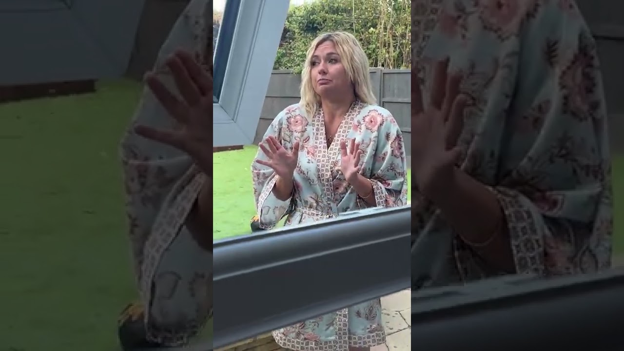 Karen neighbour has a problem with fake grass