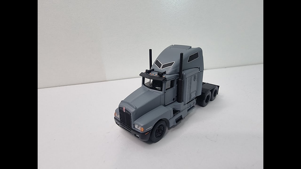 Распаковка и обзор модели тягача Kenworth T600 в масштабе 1/87 от Brekina Automodele.