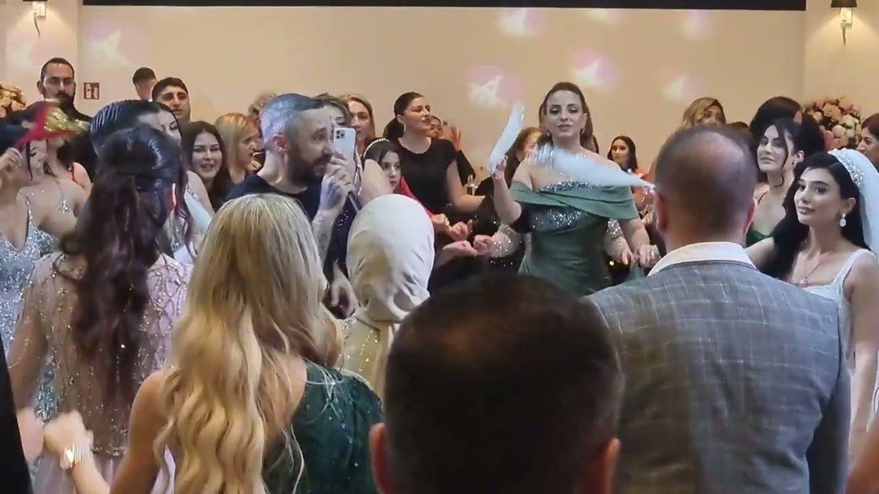 ilhan içlek halaylar .Selin ve Devrim Dügün Töreni