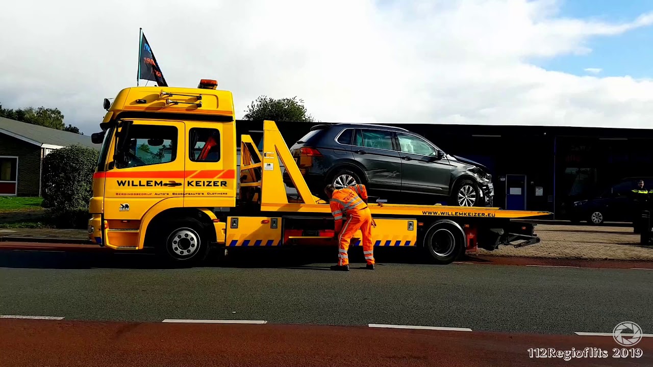 Twee auto's botsen aan de Electronicaweg 02-10-19