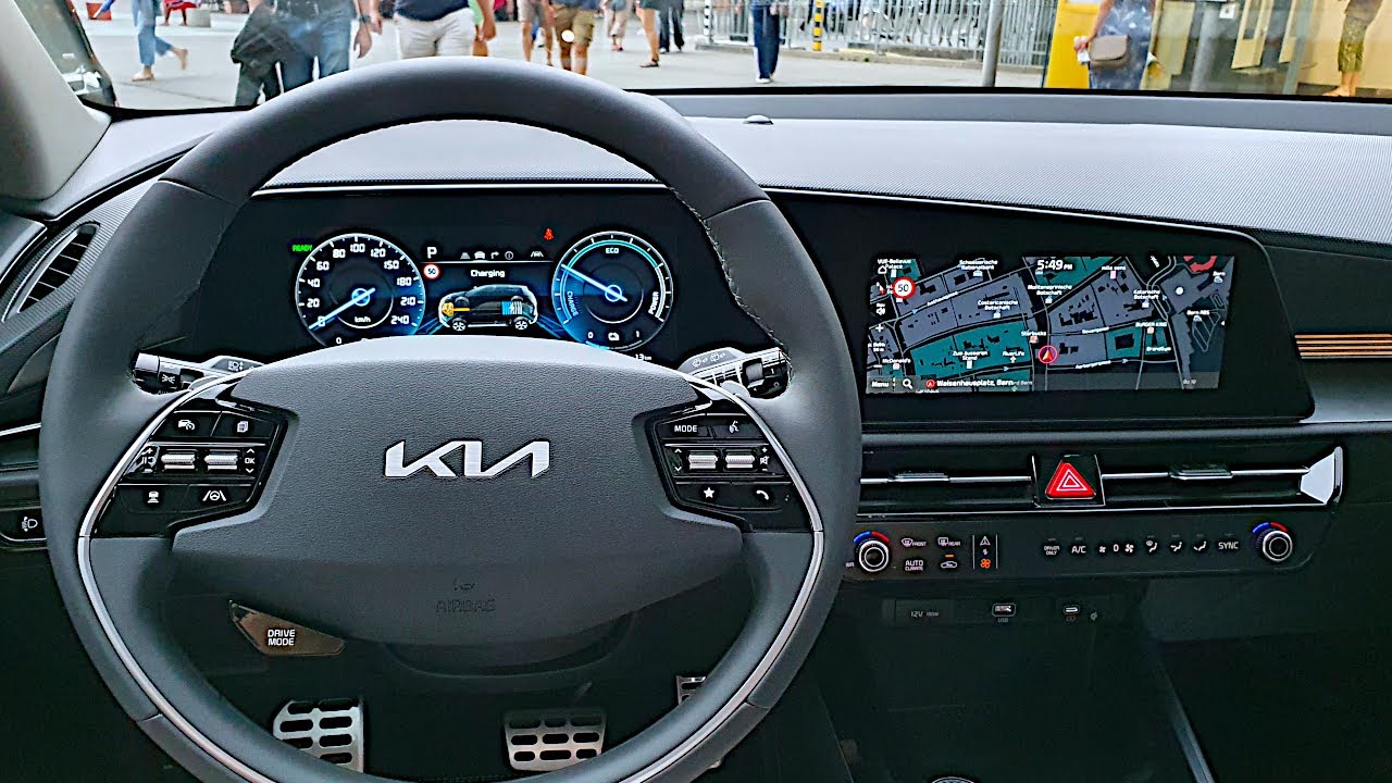 Обзор мультимедийной системы и цифровой приборной панели Kia Niro 2023