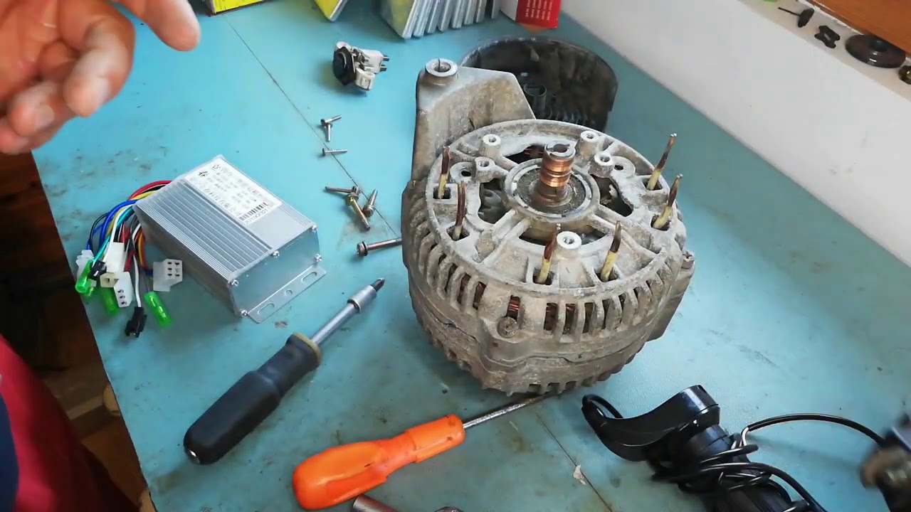 Aut&oacute; gener&aacute;torb&oacute;l erős villanymotor egyszerűen
