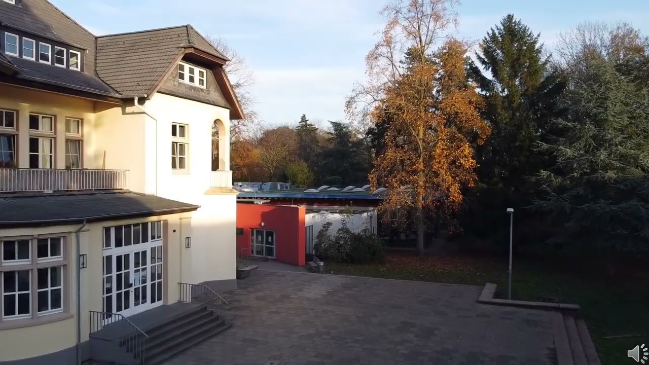 Drohnenflug über das St.-Bernhard-Gymnasium