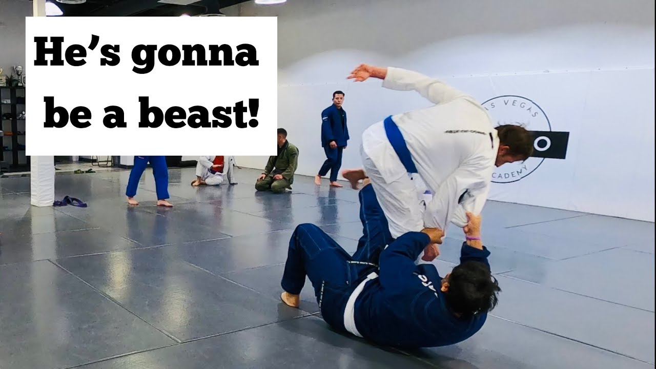 ROLL WITH NEW 240 LB WHITE BELT!! (BJJ Vlog #31)