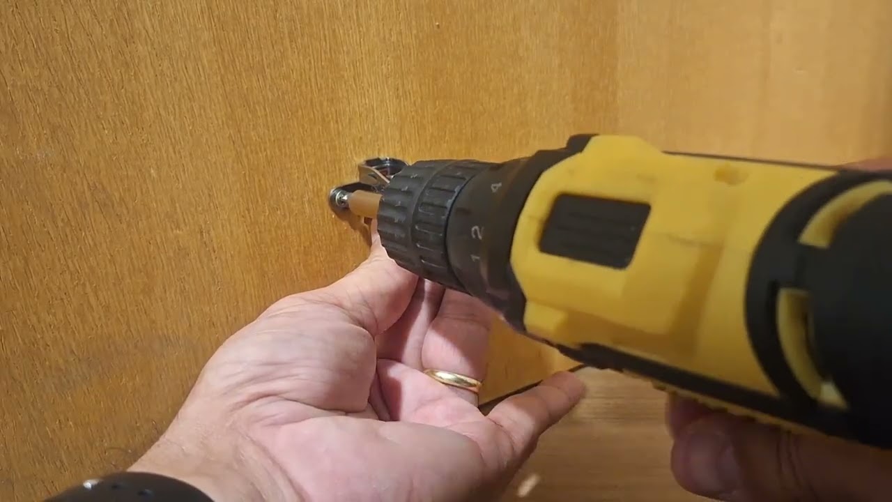 Como Colocar Suporte para Travar Porta Aberta