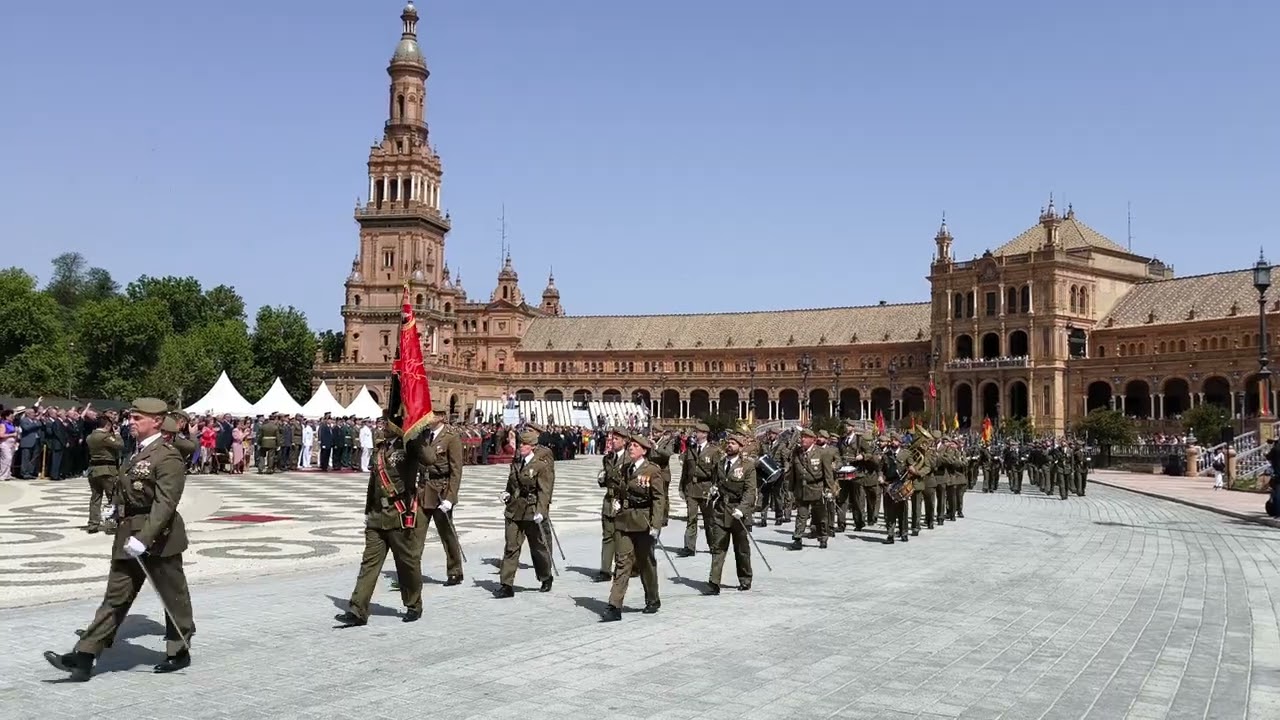 Jura de Bandera (P. Civil) en Plaza de España de Sevilla....Desfile de las Fuerzas Participantes.4K.