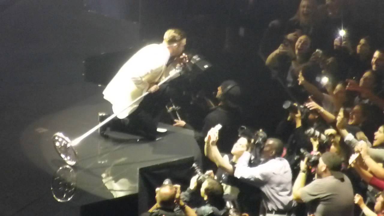 Justin Timberlake - Pusher Lover Girl (Barclays Center, November 6th 2013)