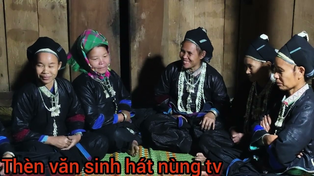 hát nùng pờ Ly ngài