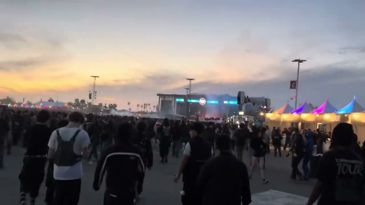 Ken Carson SS Live at Rolling Loud CA 2025 (walking towards the crowd) @FabsinLondon