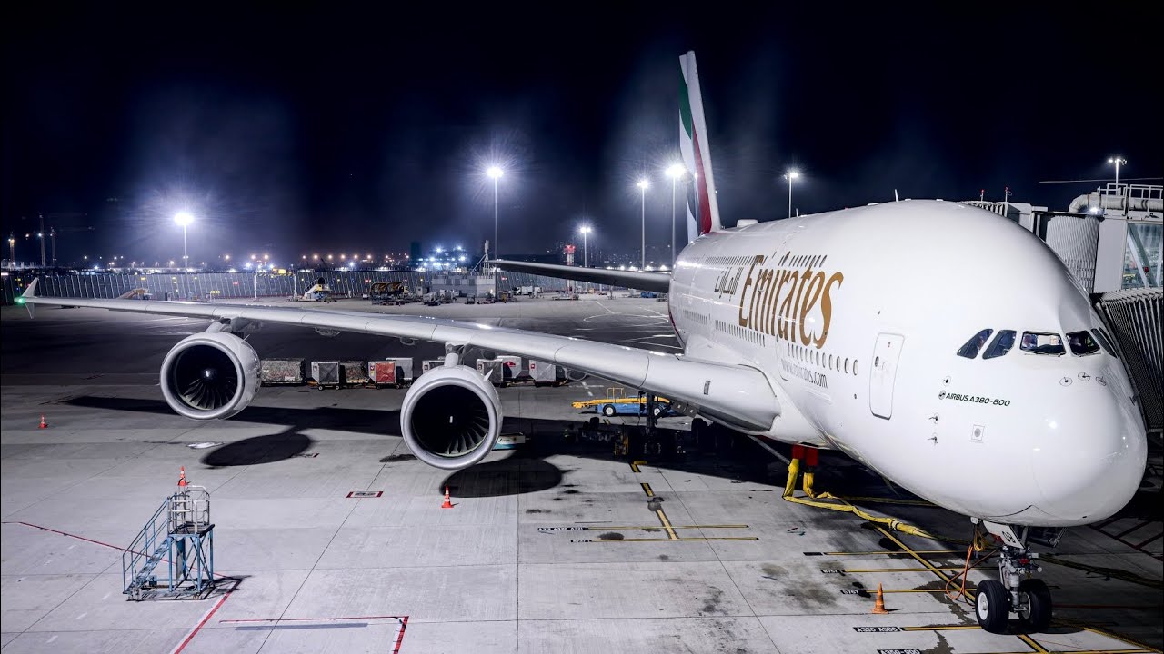 🇦🇪 WORTH THE HYPE? Emirates Dubai ✈ Bangkok Economy Class Trip Report |