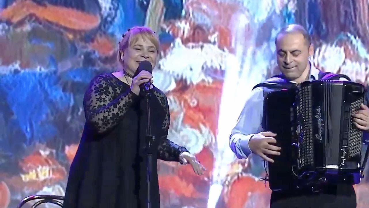 Anca Sigartău şi Emy Drăgoi la Gala Premiilor UNITER 2017 (@TVR1)