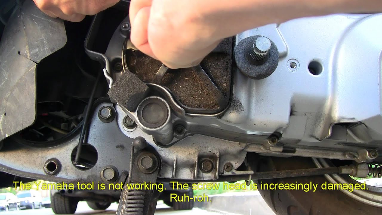 How to clean the v-belt (CVT) air filter on a Yamaha Vino 125 scooter