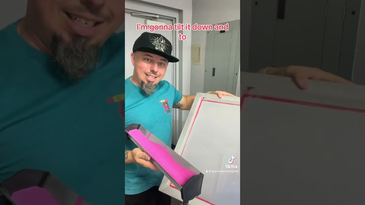 Emulsion a screen for screen printing. #screenprinting #screenprintingtutorial