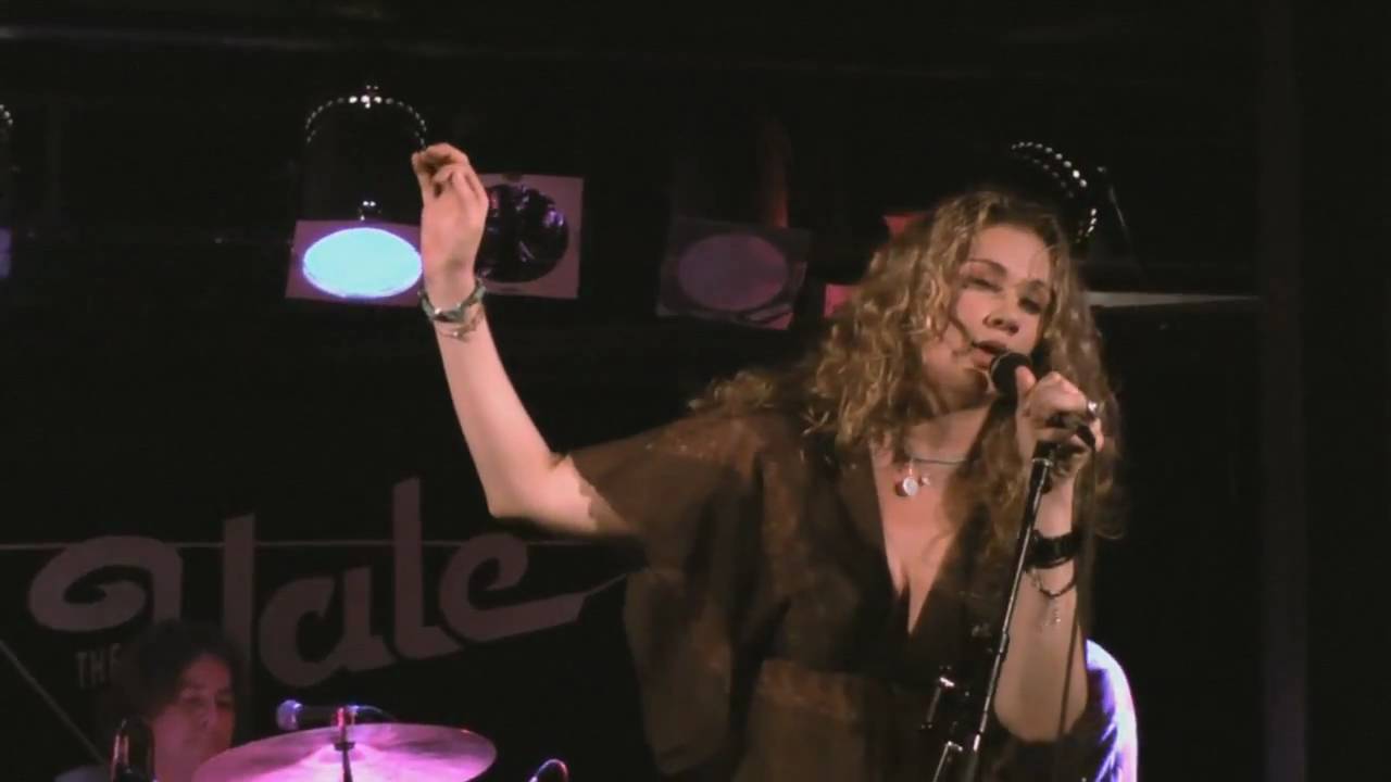 Dana Fuchs - Songbird @ The Yale Hotel 4-29-11