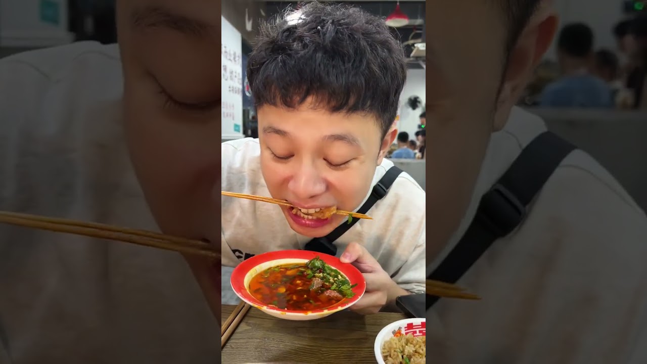 锅底超浓郁火锅串串香，他家肉串你拒绝不了！ #抖音心动餐厅榜 #国庆吃喝玩乐节 #用一顿火锅开启国庆假期#人间烟火 #重庆火锅 @抖音小助手 @DOU+小助手