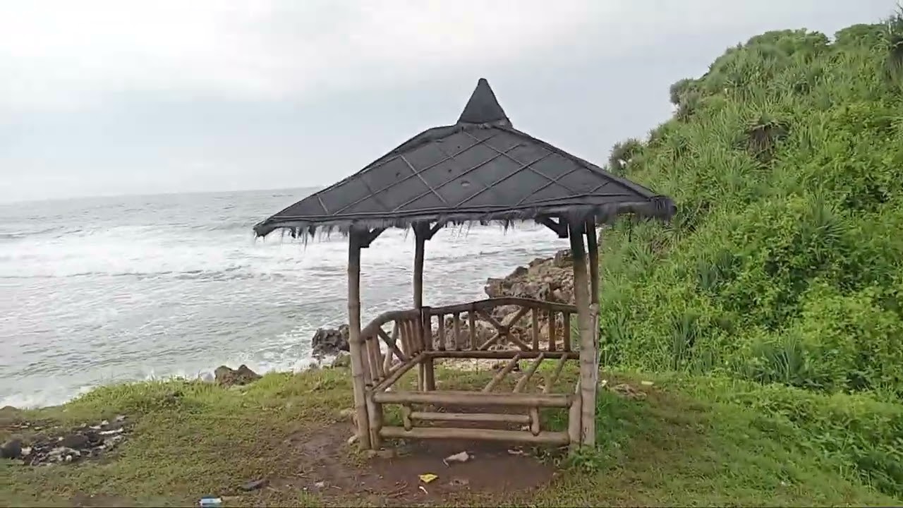 Pantai Ngedan Spatosari. .