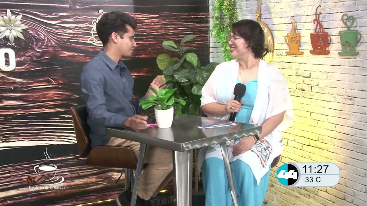 Estefan&iacute;a Romero en entrevista