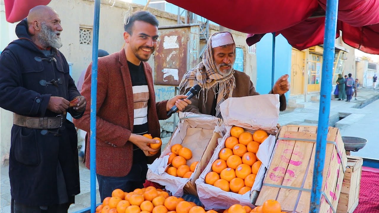 توزیع 38000 افغانی برای نیازمندان توسط ضیا