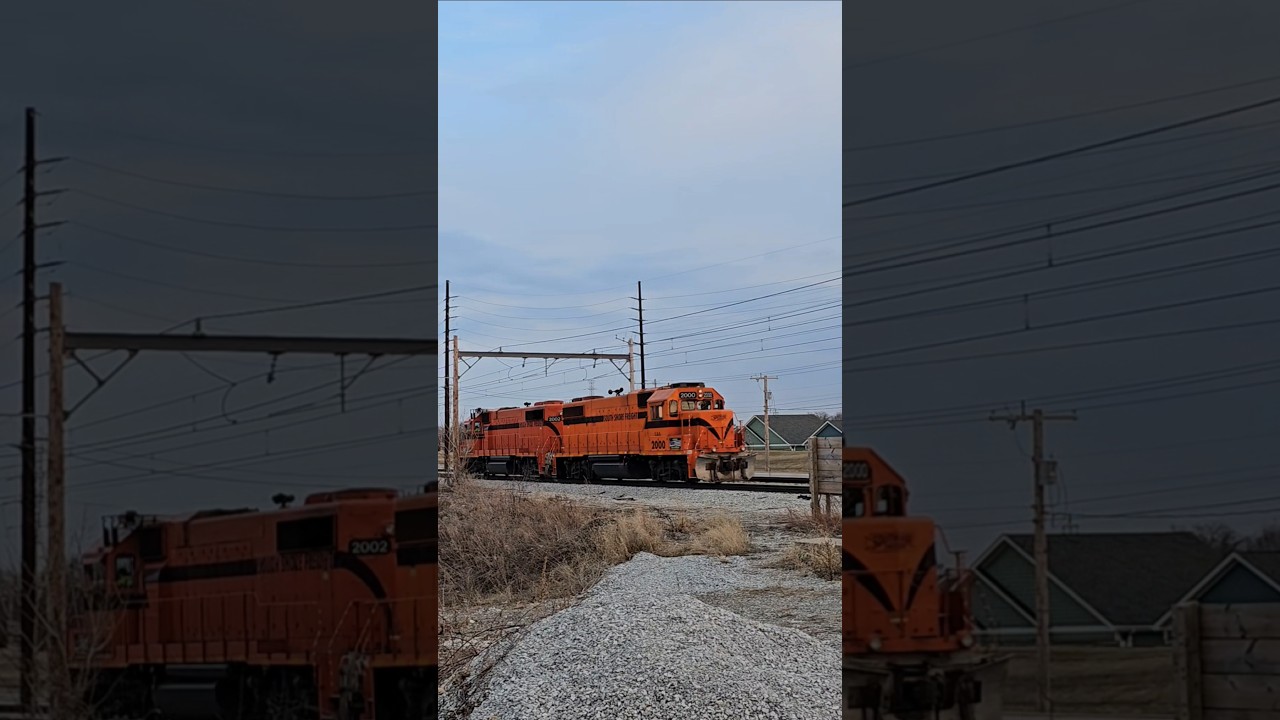 CSS 2002 & 2000 light power move EB through Ogden Dunes IN 2-26-26