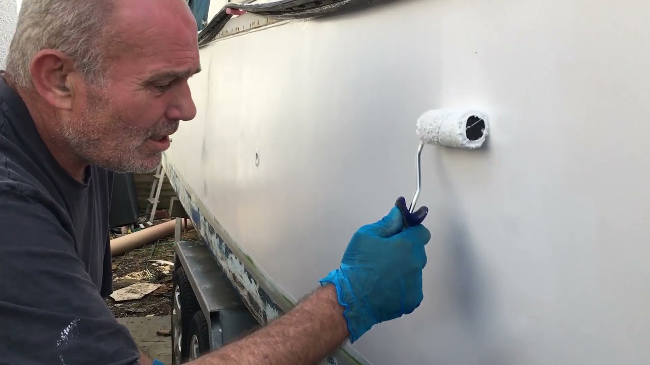 28.Undercoating and antifouling my Norman 23 boat.