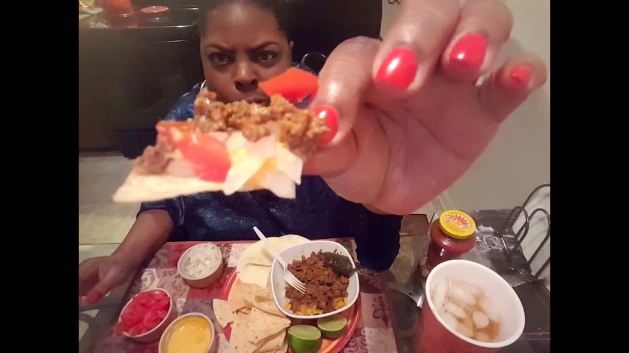 MUKBANG/HOMEMADE NACHOS & TACOS OLE'!