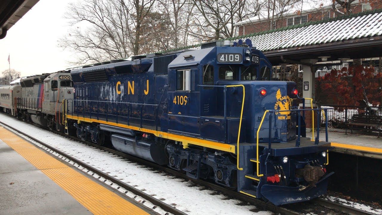 NJ Transit EMD GP40PH-2 CNJ Geep Heritage Unit 4109 @ Ho-Ho-Kus & Ridgewood (12/4/19)