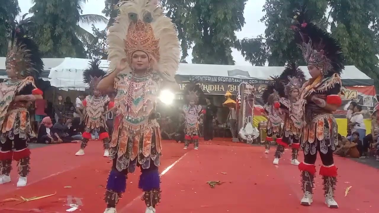 Perdana Dek Aya menjadi pemain Topeng Ireng PUSAKA KRIDHA BUDAYA awalnya penonton jadi pemain..🥰🥰