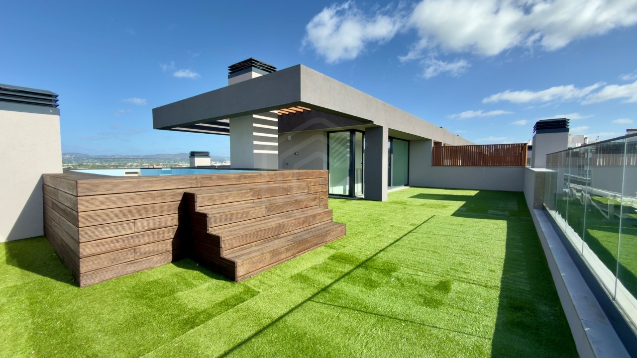 PenthouseT5, com vista mar e piscina na cobertura, Faro, Algarve