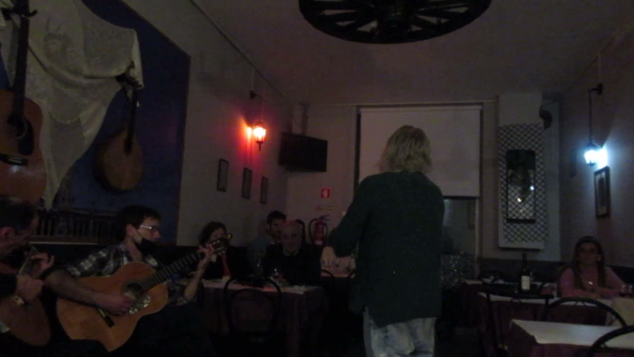 CARLOS NELSON FADO   , PRESENTE EM  RESTAURANTE GUITARRA COZINHA  REGIONAL , PORTO,