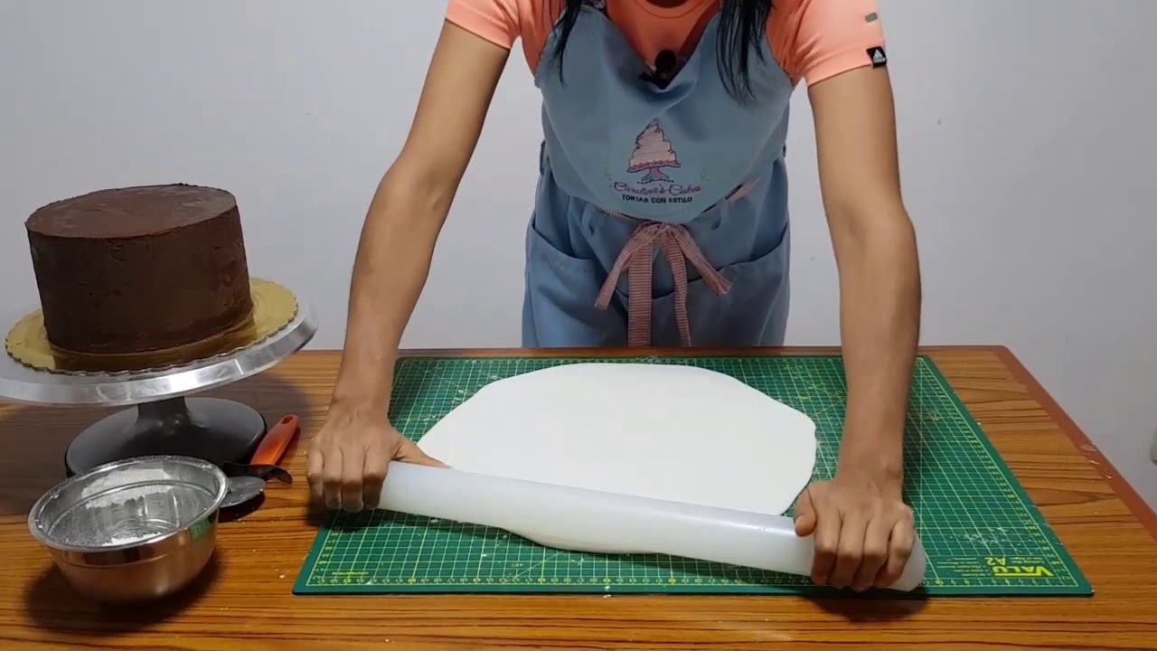 Cómo forrar una torta con fondant ó masa elástica ( todos los secretos)