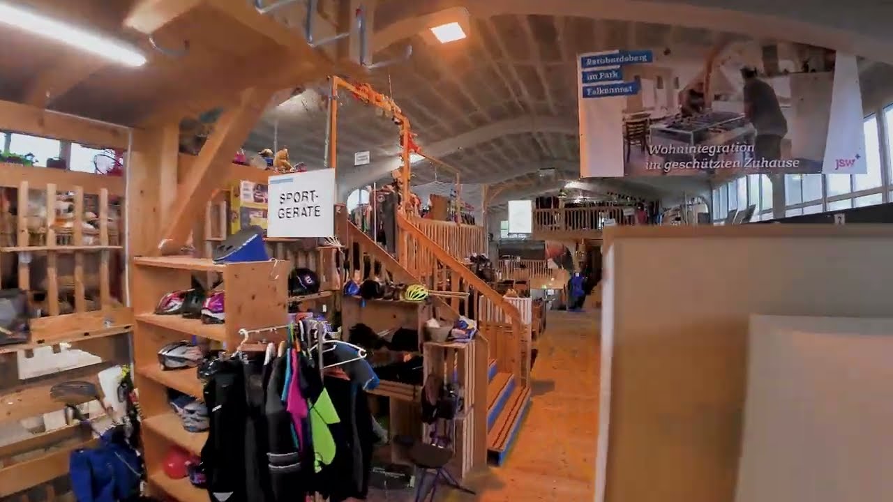 Rundgang (-flug) durch die Blaukreuz Brockenhalle Reinach