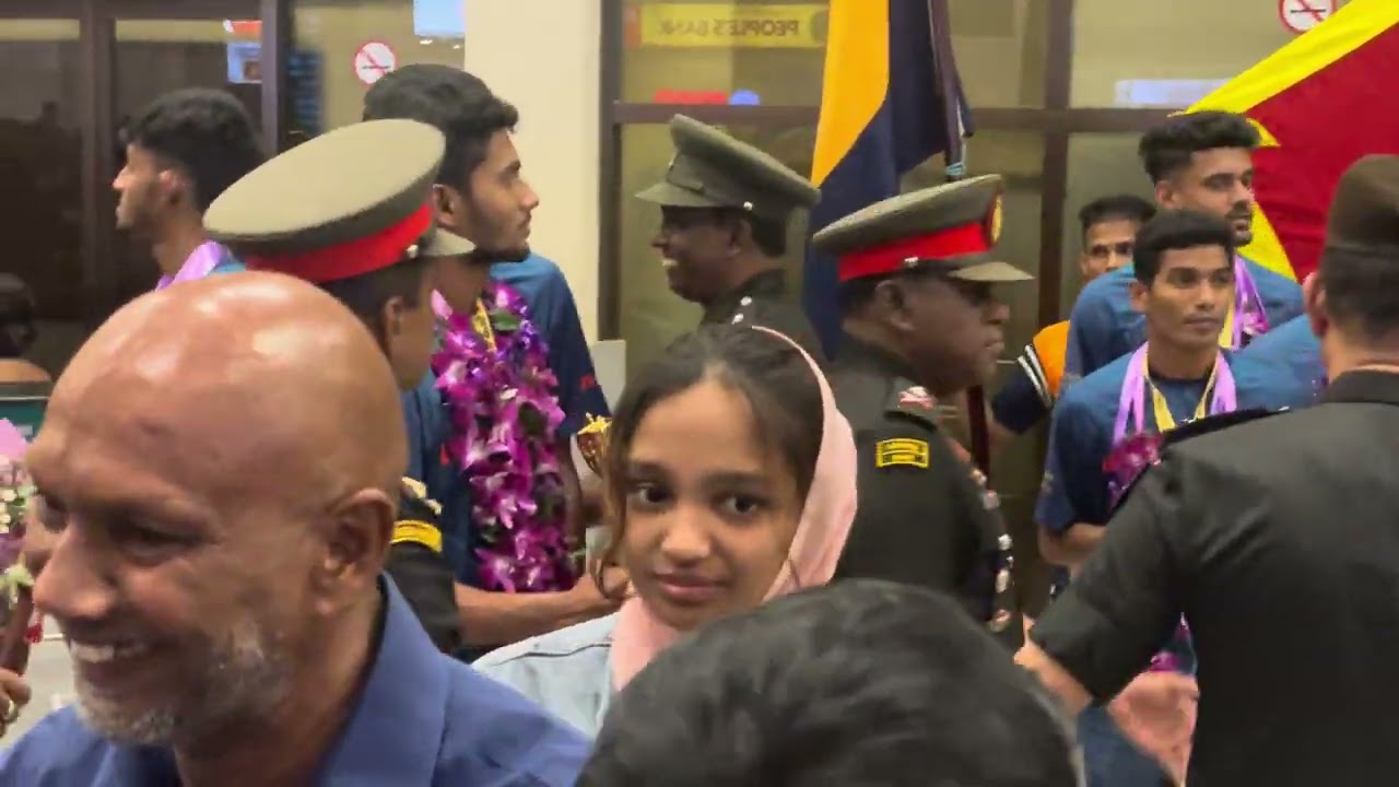 රන් පදක්කම් තුනක් දීනු..නුවර මුස්ලිම් කෙල්ල..🌹👌